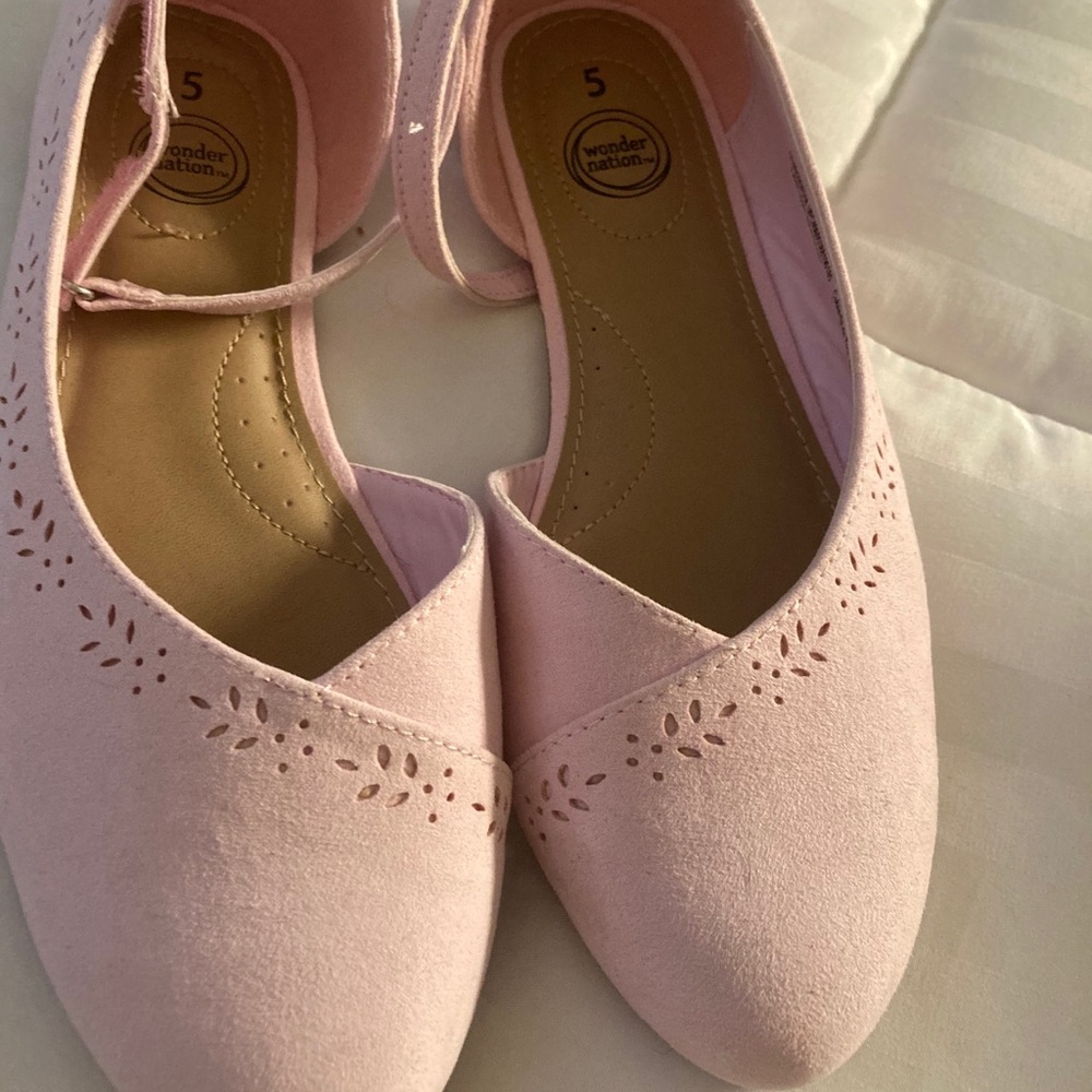 5/$25 Girl’s pink ballet flats with strap closure